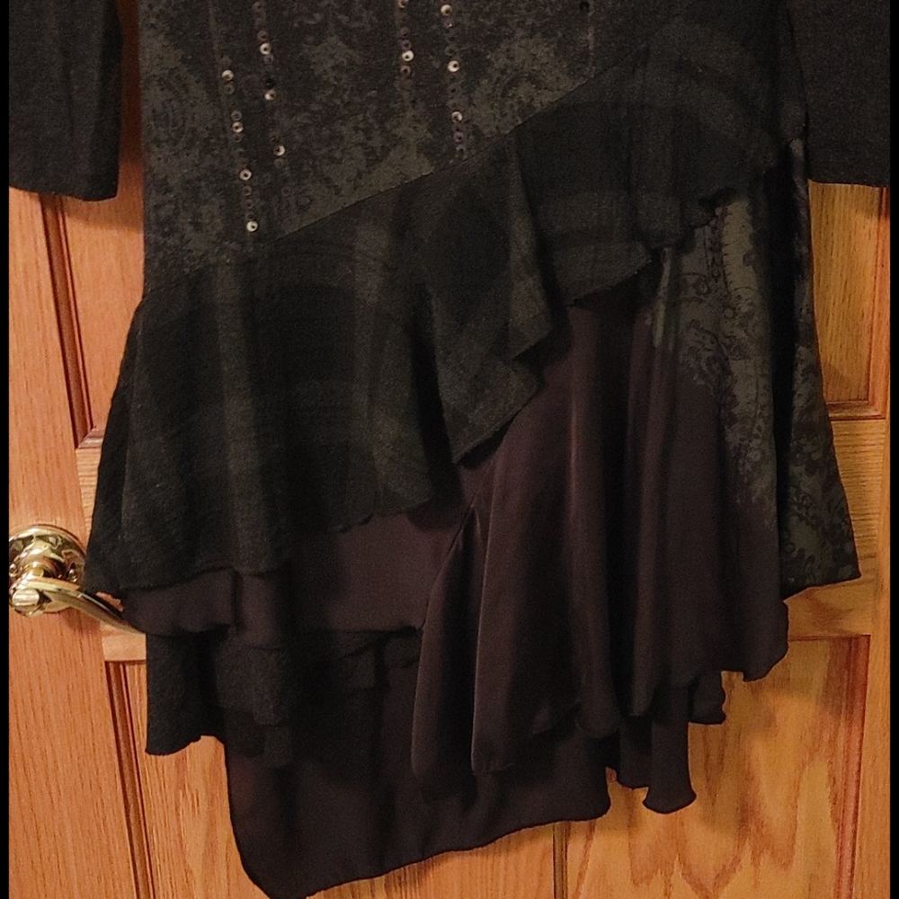 Dress - Picture 3 of 3